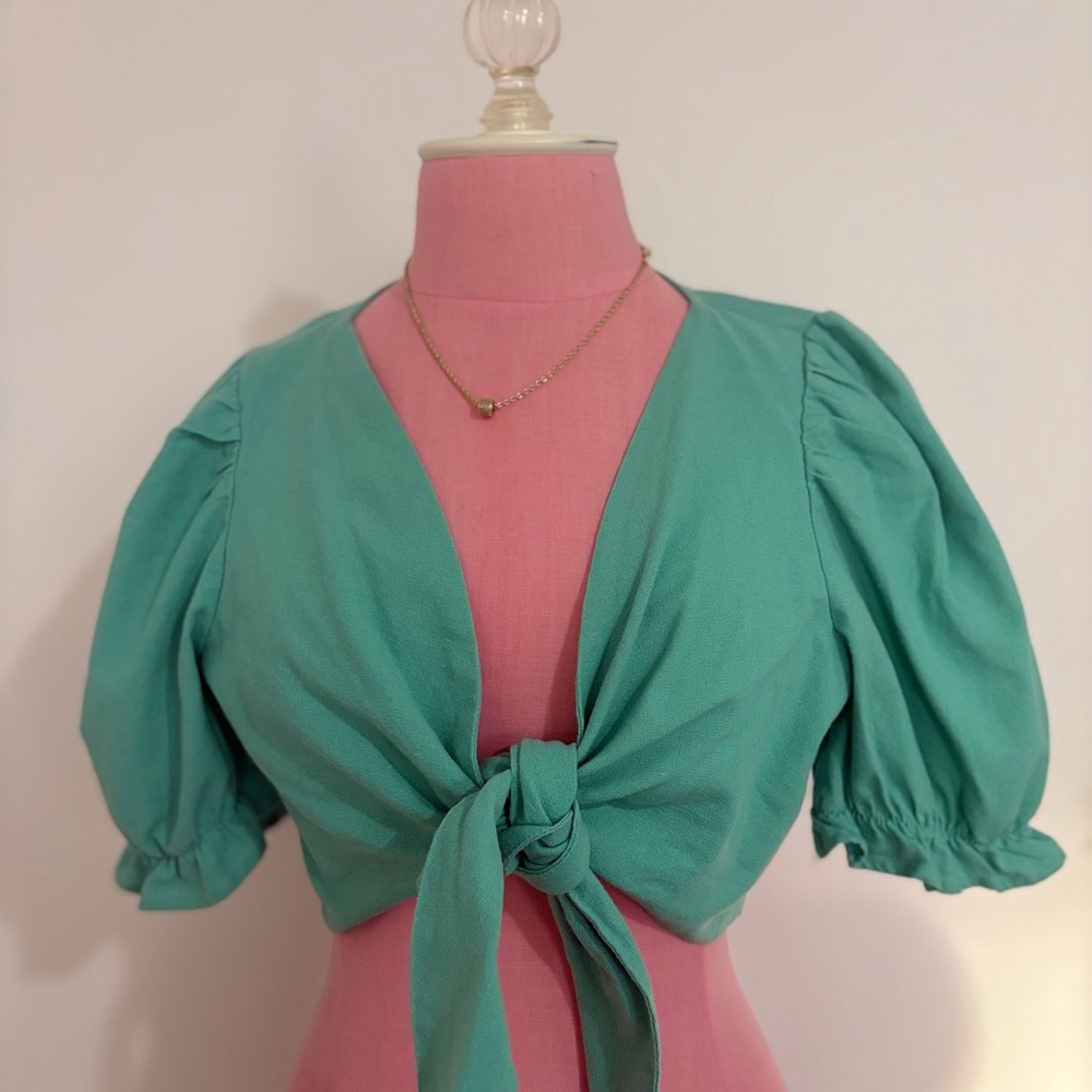 Green Tie-Front Puff Sleeve Top